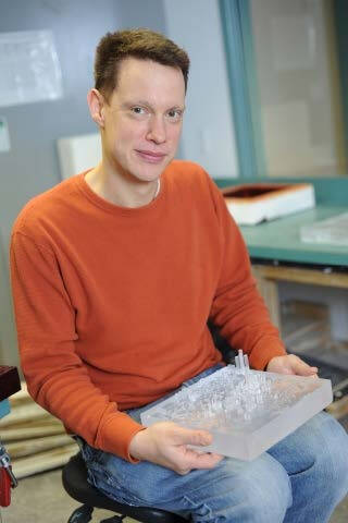 Photograph of artist Norwood Viviano.